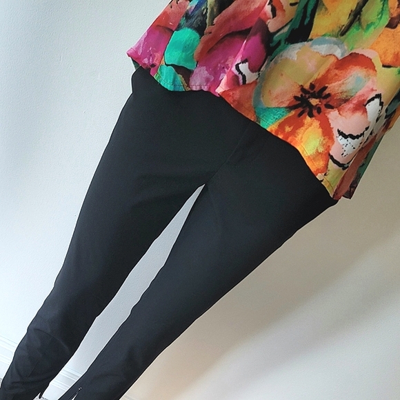 Investments Petites Floral Tunic Blouse Size S - Picture 8 of 10